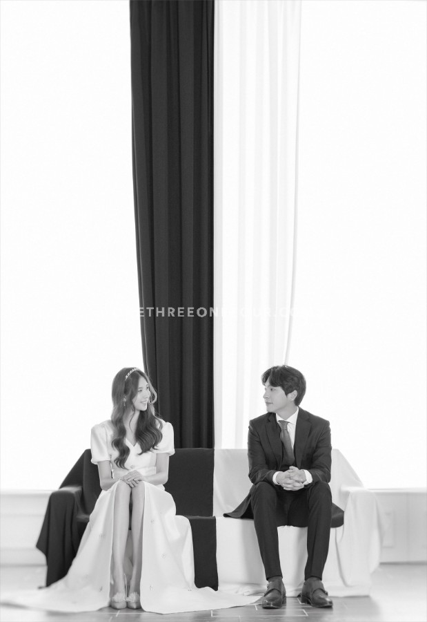 Gravity Studio Simple and Elegant Pre-Wedding Concept = Korean Studio Pre-Wedding by Gravity Studio on OneThreeOneFour 37