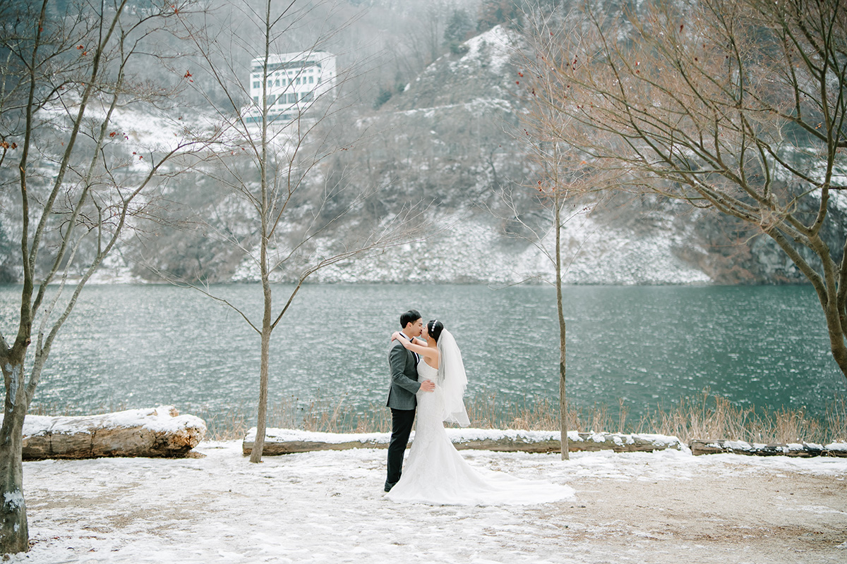 Enchanting Winter Pre-Wedding Shoot in the Serene Jeju Island by Jungyeol on OneThreeOneFour 17