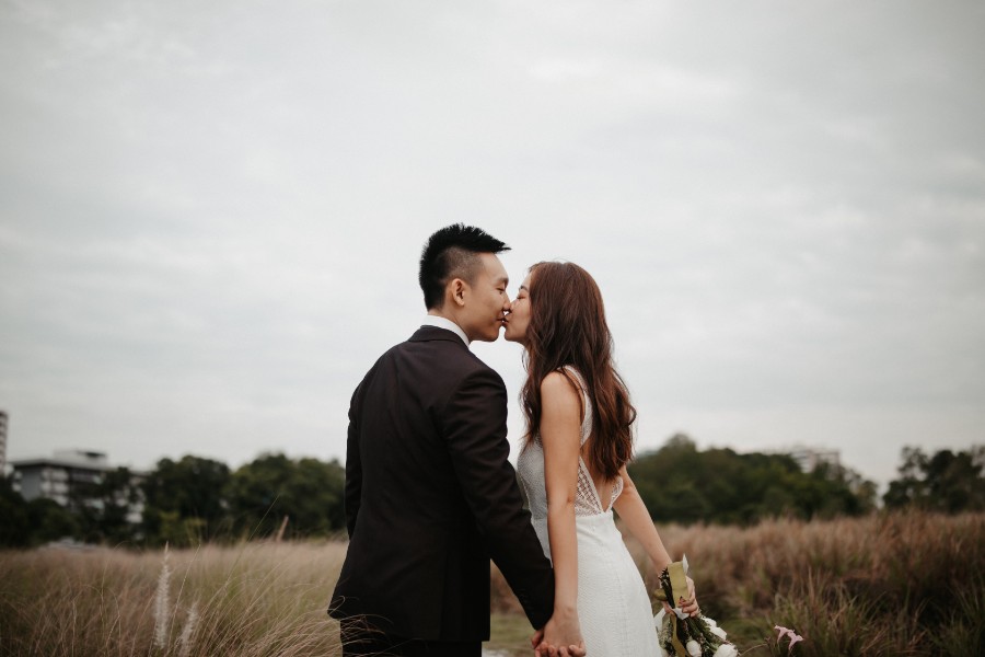 B & H - Singapore Outdoor Pre-Wedding at Jurong Lake Gardens & Back Alleys by Chan on OneThreeOneFour 8