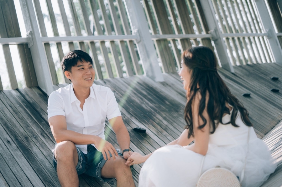 Singapore Casual Pre-Wedding Photoshoot At Neighbourhood Playground And Beach by Sheereen on OneThreeOneFour 2