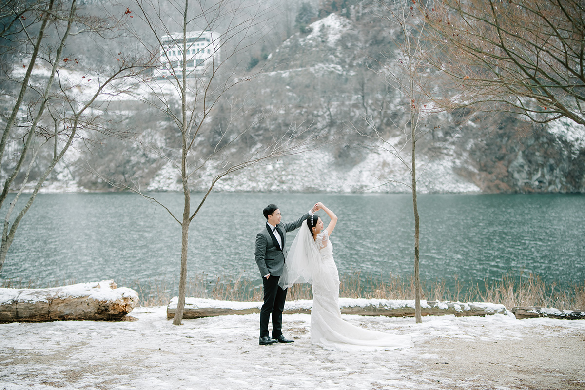 Enchanting Winter Pre-Wedding Shoot in the Serene Jeju Island by Jungyeol on OneThreeOneFour 16