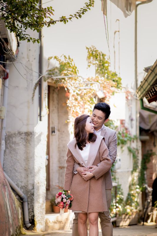 J&L: Malaysia Couple's Casual Photoshoot in Korea at Samcheong-dong by Junghoon on OneThreeOneFour 10