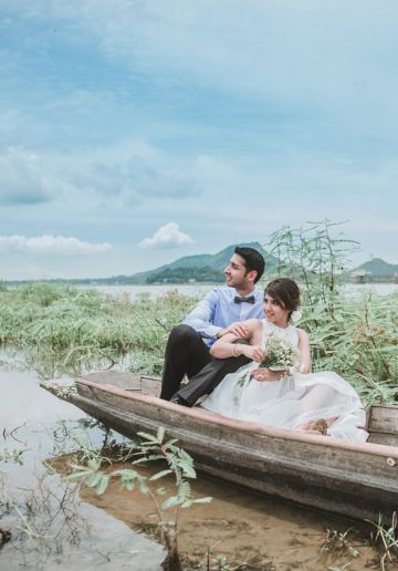 Thailand Bangkok Pre-Wedding Photoshoot At Cornfield And Swamp 