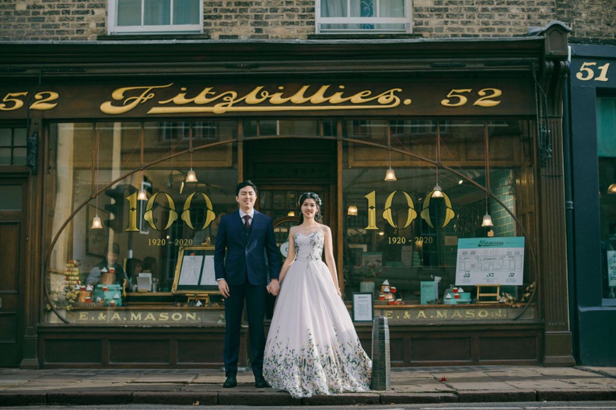 London Prewedding Photoshoot At Trinity College, Senate House and Fitzbillies Bakery by Dom on OneThreeOneFour 18