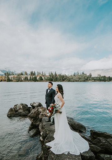 New Zealand Queenstown Prewedding Photoshoot at Lake Wakatipu in Autumn 