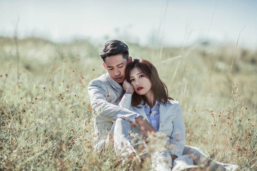 Taiwan Casual Unorthodox Modern Prewedding Photoshoot near Food Truck and Fields by Doukou on OneThreeOneFour 26