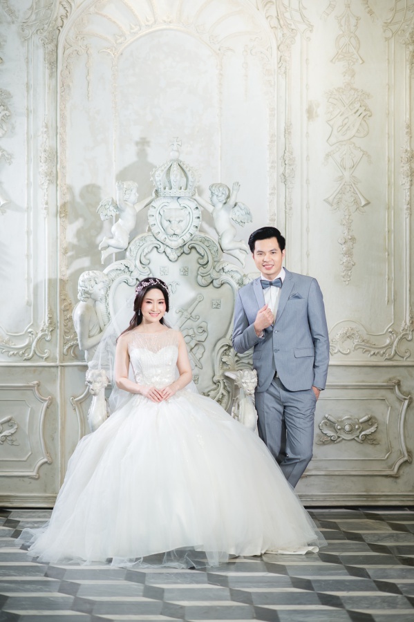 Bangkok Pre-Wedding Photoshoot In Benedict Studio by Nat on OneThreeOneFour 3