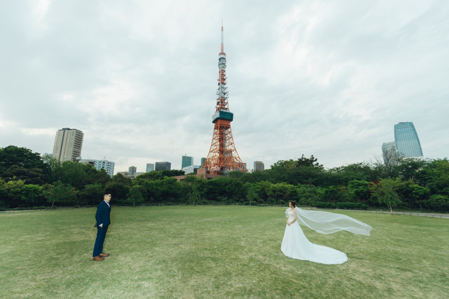 Tokyo Pre-Wedding Photoshoot At Shiba Park And Tokyo Station  by Lenham on OneThreeOneFour 10