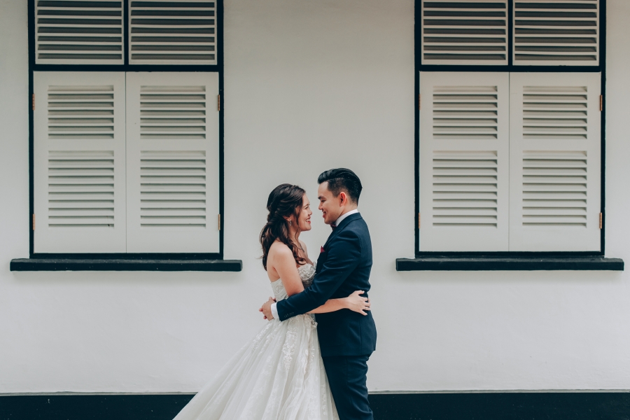 Singapore Pre-Wedding Photoshoot At Seletar Airport And Colonial Houses by Chia on OneThreeOneFour 19