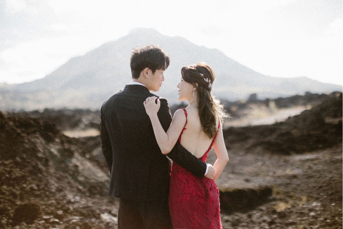 Bali Pre-Wedding Photoshoot with Mt . Batur, Tegenungan Waterfalls, and Twin Cliff Valley by Cahya on OneThreeOneFour 12