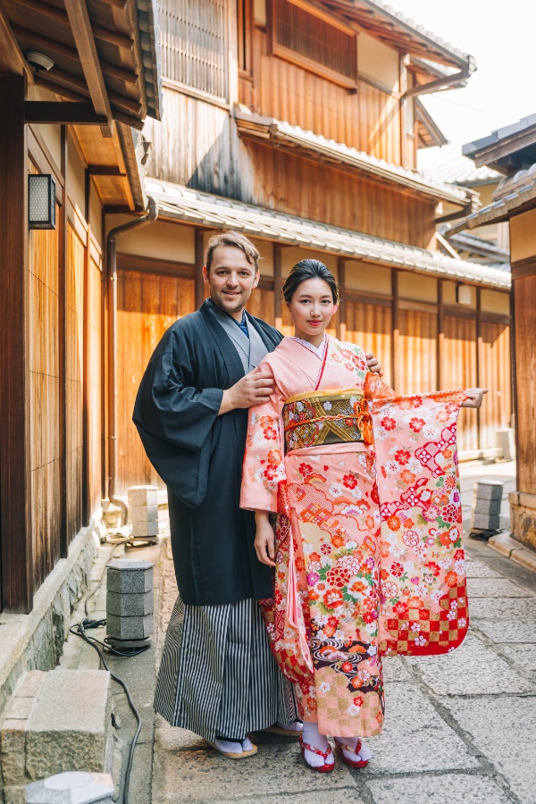 Kyoto Kimono Prewedding Photoshoot Higashiyama District Japan by Shu Hao on OneThreeOneFour 11