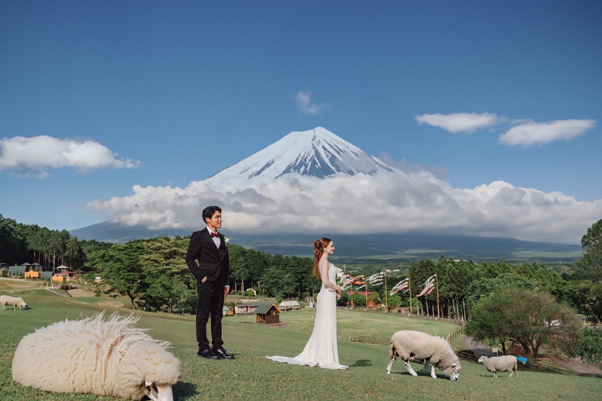 Tokyo Kimono Photoshoot and Prewedding Photoshoot At Makaino Farm & Saiko Lake with Mount Fuji by Dahe on OneThreeOneFour 13