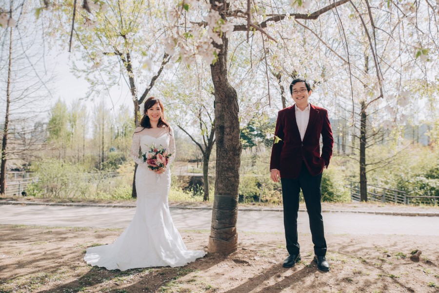 S & C Korea Outdoor Pre-Wedding Photoshoot At Seonyudo Park & Yeonnam-dong by Jongjin on OneThreeOneFour 11