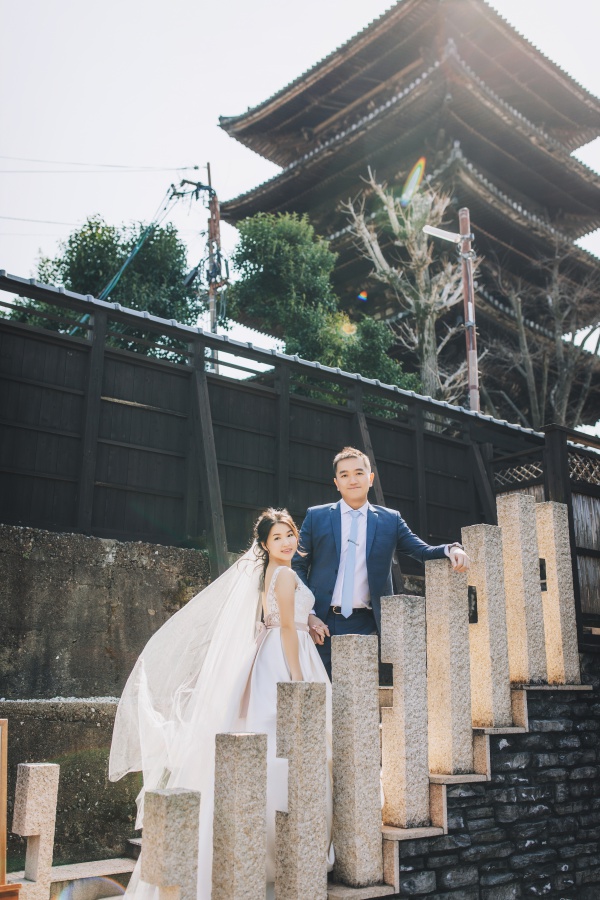 Japan Kyoto Pre-Wedding Photoshoot At Gion District  by Shu Hao  on OneThreeOneFour 13