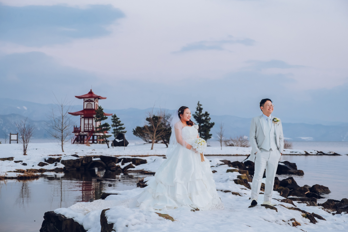 Hokkaido Prewedding Photoshoot At Lake Toya, Hilton Niseko Village And Kimono Shoot In Kaributo Shrine In Winter by Kuma on OneThreeOneFour 22
