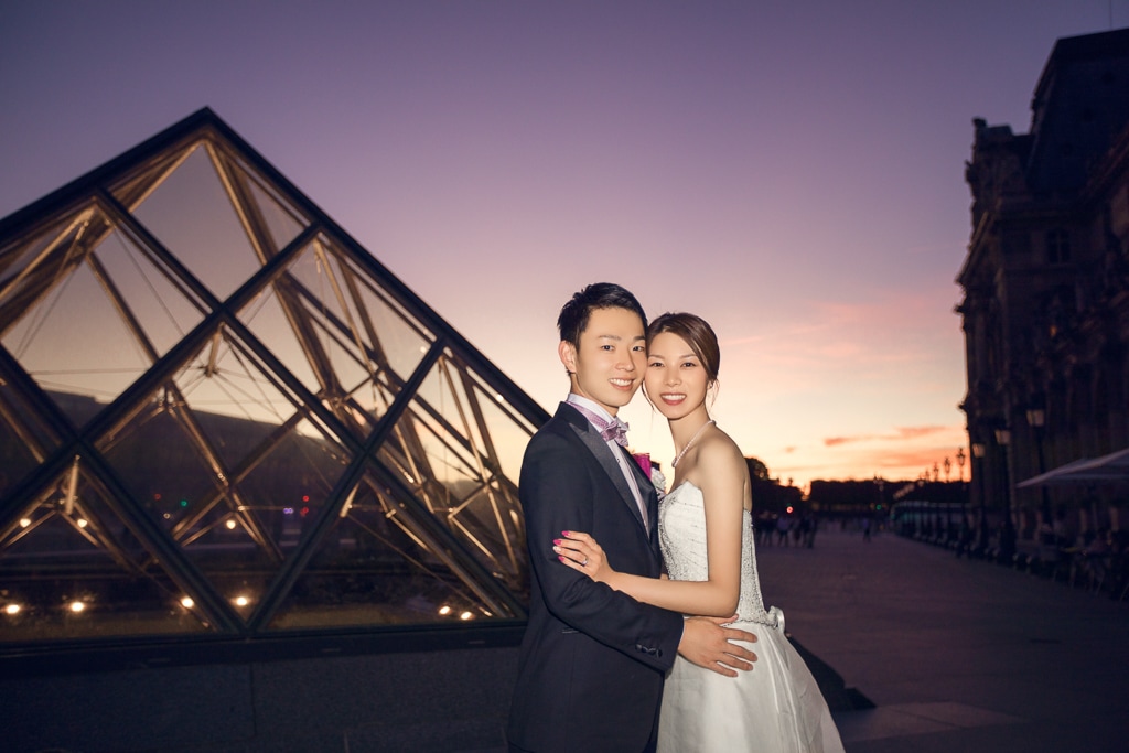 Night Shoot in Paris - Wedding Shoot at Louvre Museum, Bir Hakeim, Eiffel Tower by Yao on OneThreeOneFour 19