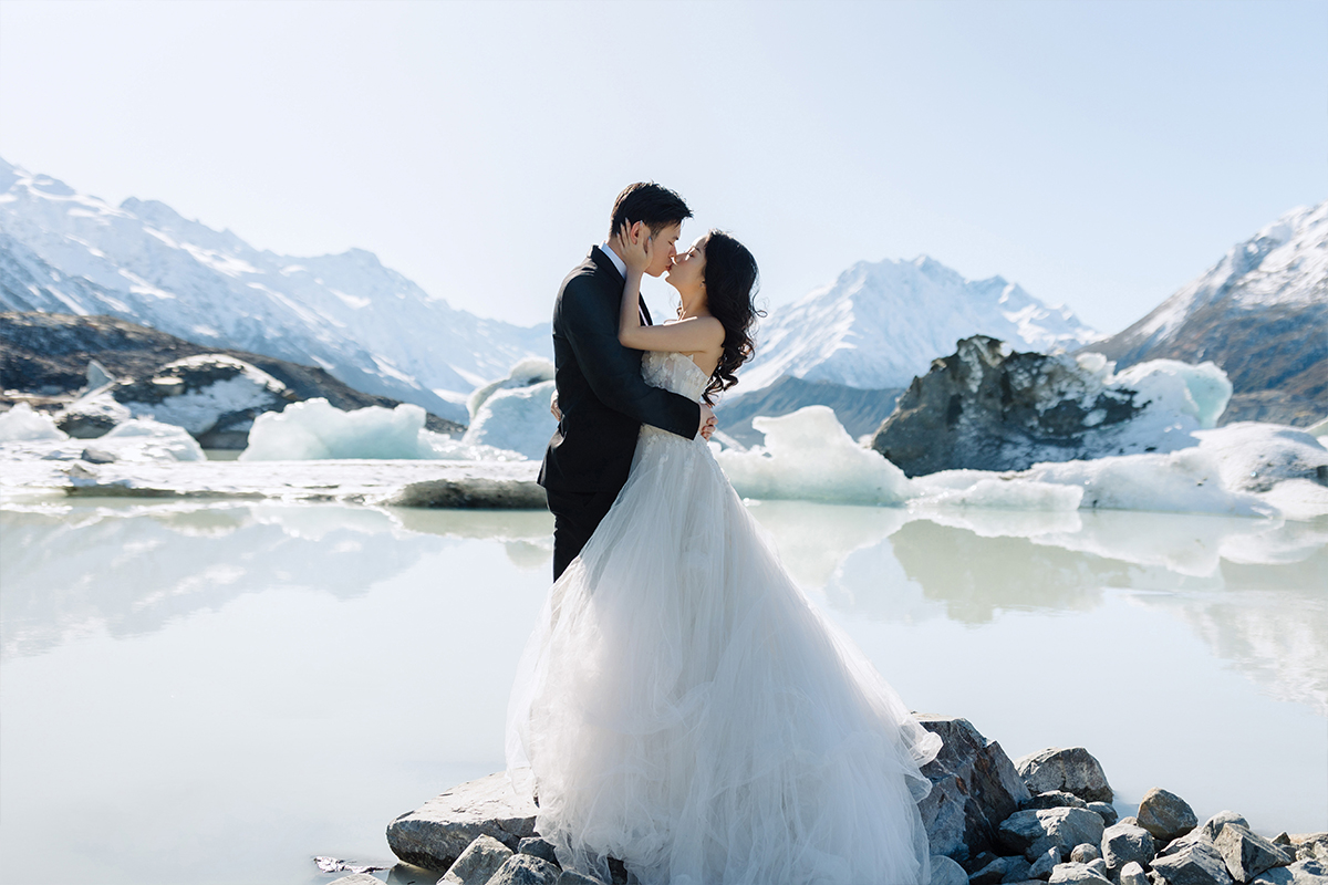 Dreamy Winter Pre-Wedding Photoshoot with Snow Mountains and Glaciers by Fei on OneThreeOneFour 13