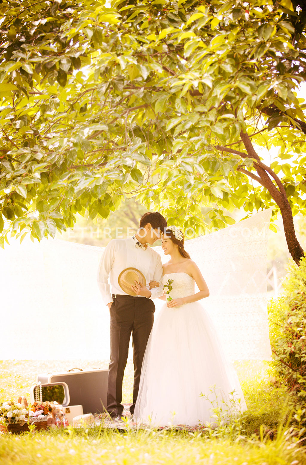 [AUTUMN] Korean Studio Pre-Wedding Photography: Seonyudo Park (선유도 공원)  (Outdoor) by The Face Studio on OneThreeOneFour 7