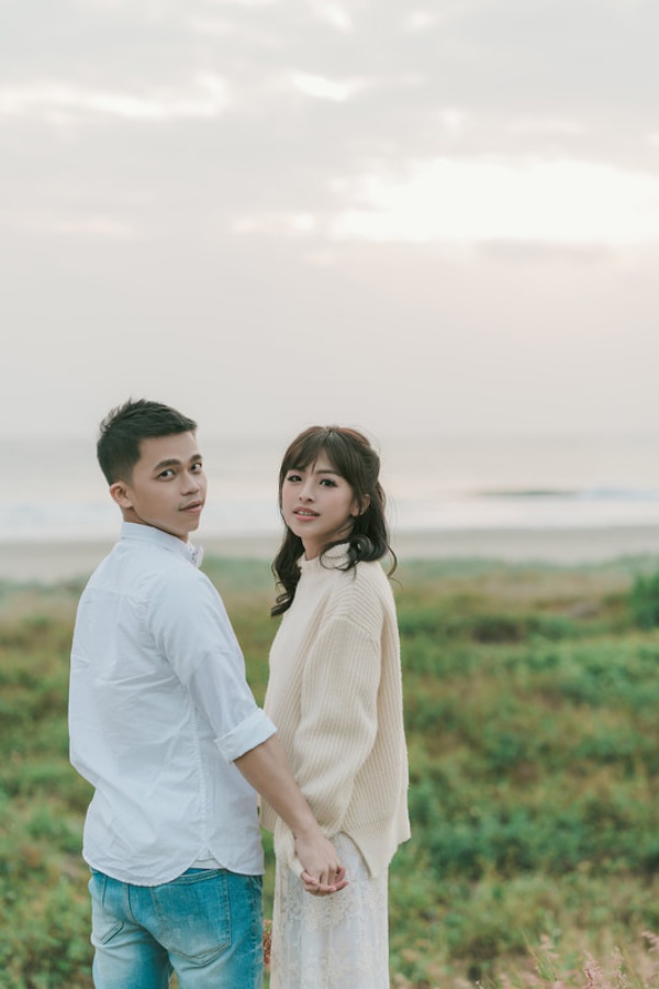 Taiwan Casual Couple Photoshoot At Grassland And Restaurant  by Star  on OneThreeOneFour 11