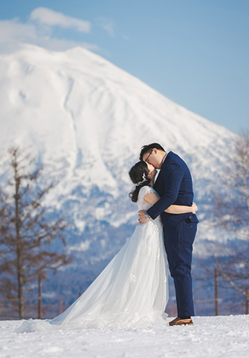 Niseko Hokakido Snow Winter Pre-Wedding Photography