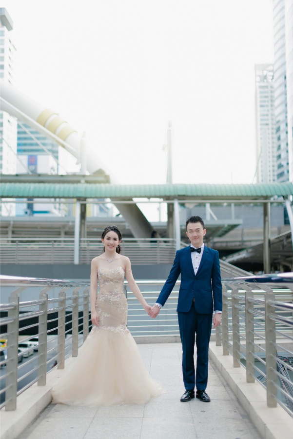 Bangkok Chong Nonsi and Chinatown Prewedding Photoshoot in Thailand by Sahrit on OneThreeOneFour 38