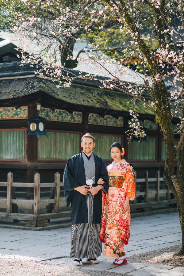 Kyoto Kimono Prewedding Photoshoot Higashiyama District Japan by Shu Hao on OneThreeOneFour 60