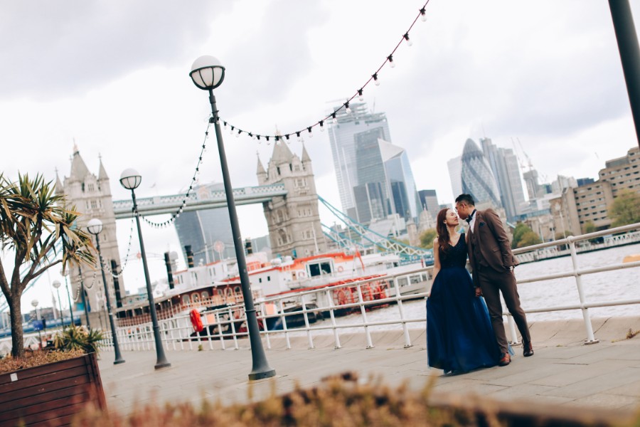 L&A: Whimsical Pre-wedding in London by Dom on OneThreeOneFour 23