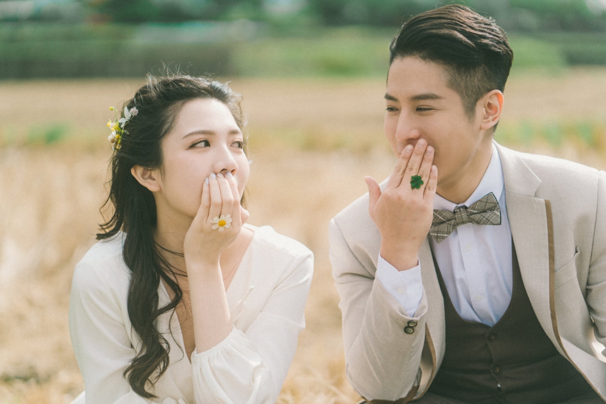 Taiwan Pre-Wedding Photoshoot Countryside Field Beach  by  on OneThreeOneFour 8