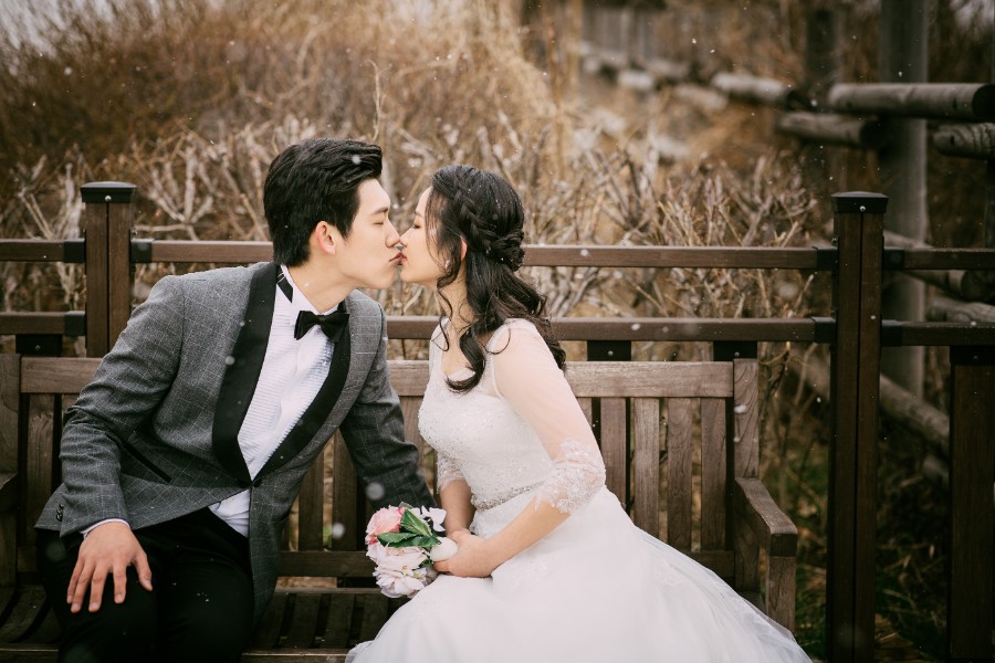 LL&ZY: Magical pre-wedding in Seoul at Haneul Park, National Folk Museum and Samcheong-dong by Junghoon on OneThreeOneFour 6