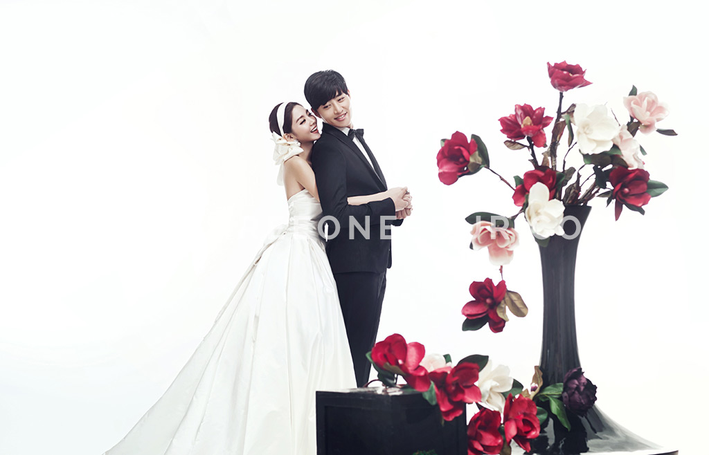 Korean Wedding Photos: Indoor Set by SUM Studio on OneThreeOneFour 45