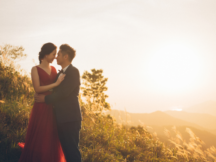Hong Kong Outdoor Pre-Wedding Photoshoot At Tai Mo Shan by Paul on OneThreeOneFour 0