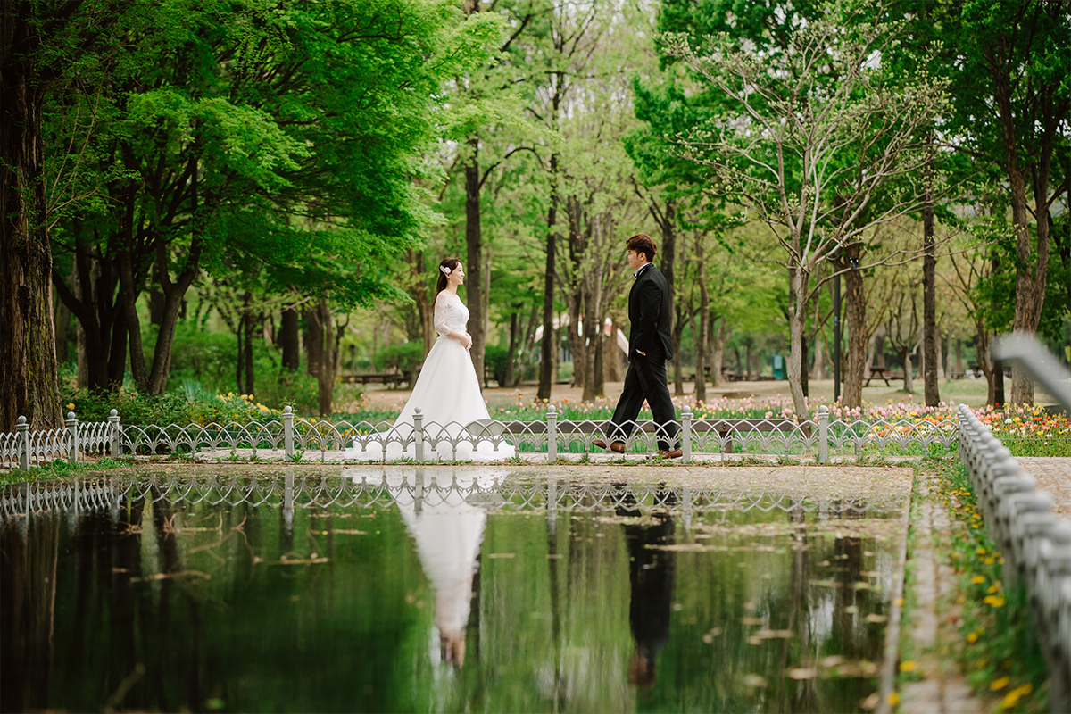 Rainy Romance: Love Blossoms in Seoul: Cally & Shaun's Enchanting Spring Pre-Wedding Shoot by Jungyeol on OneThreeOneFour 0