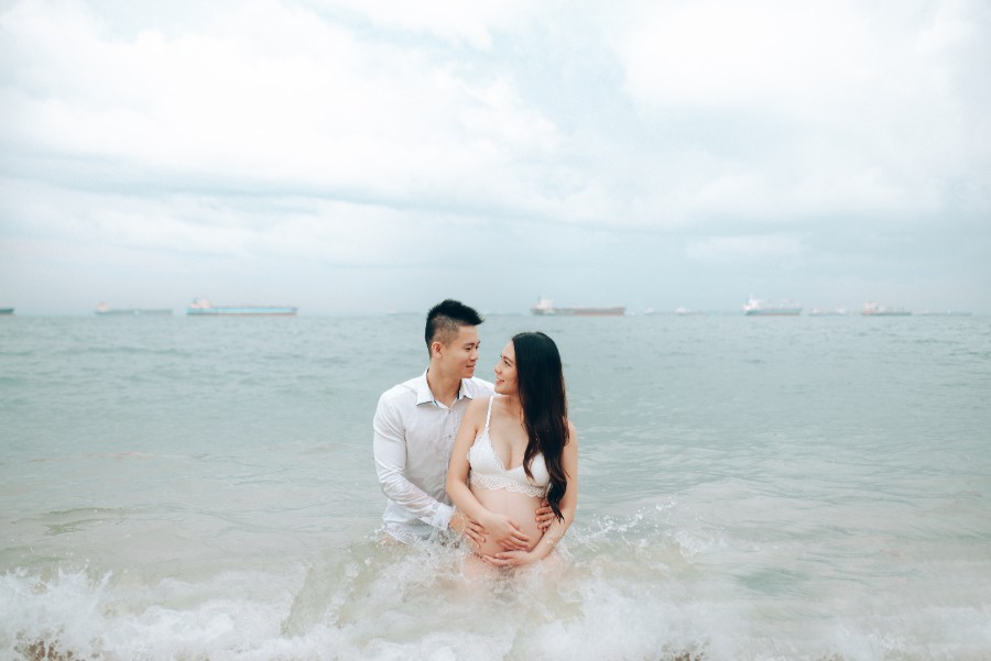 Singaporean influencer Faustina's maternity shoot at East Coast Park by Toh on OneThreeOneFour 12