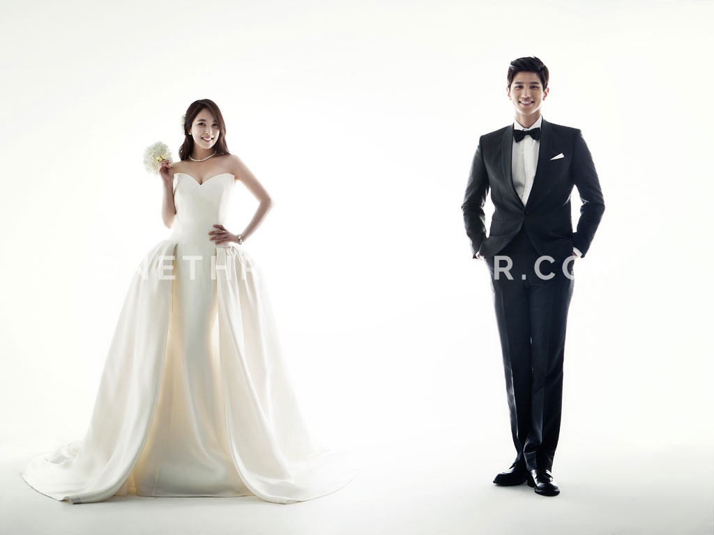 White | Korean Pre-wedding Photography by Pium Studio on OneThreeOneFour 29