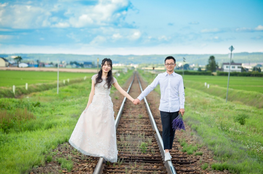 Hokkaido Furano Summer Pre-Wedding Photoshoot At Tomita Lavender Farm by Wu on OneThreeOneFour 9