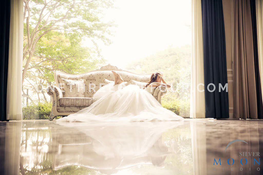 Korean Studio Pre-Wedding Photography: Dream by Silver Moon Studio on OneThreeOneFour 9