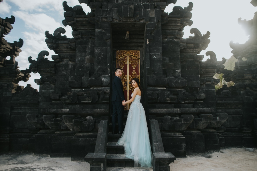 W&J: Bali Sunrise to Sunset Pre-wedding Photoshoot at Lake Tamblingan and Melasti Beach by Cahya on OneThreeOneFour 24