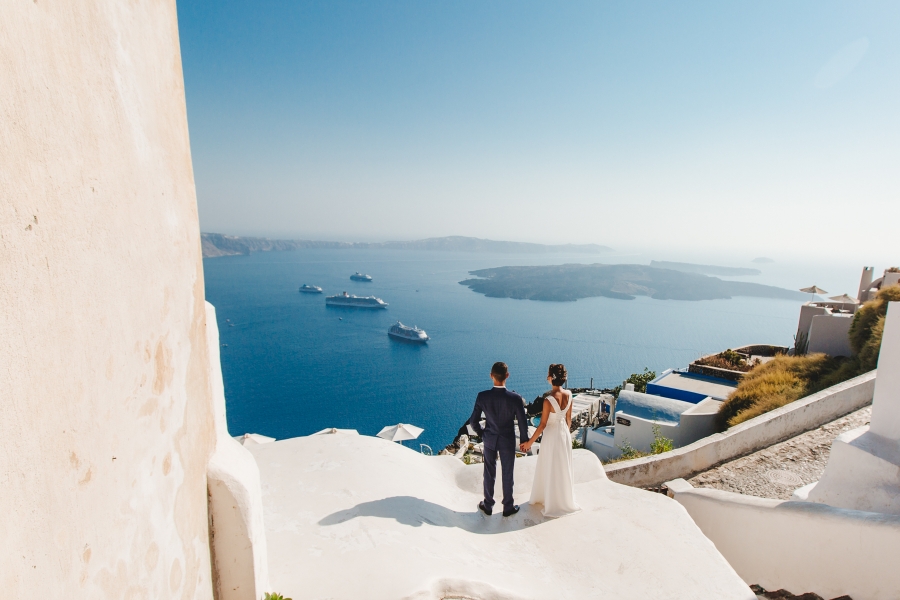 Santorini Pre-Wedding Photoshoot At Oia Blue Dome Church by Nabi on OneThreeOneFour 2