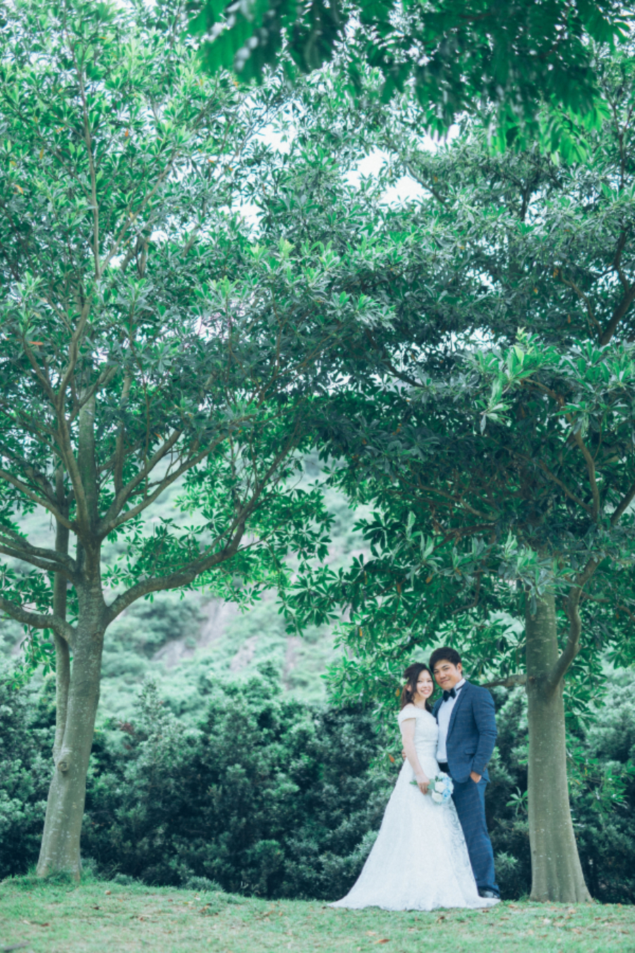 Hong Kong Outdoor Pre-Wedding Photoshoot At Disney Lake, Stanley, Central Pier by Felix on OneThreeOneFour 8