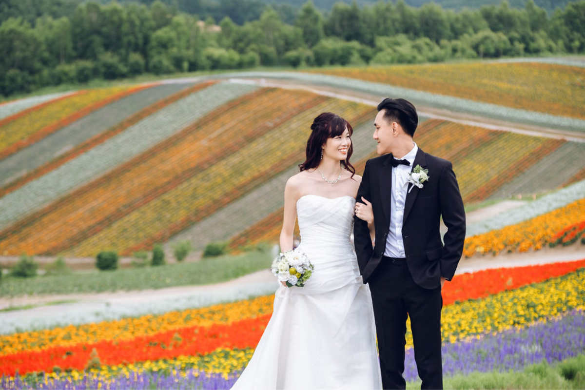 北海道夏季婚紗攝影，包括青池、日之出公園薰衣草和四季彩之丘花海 by Kuma on OneThreeOneFour 1