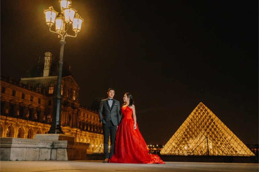 Paris Eiffel Tower and the Louvre Prewedding Photoshoot in France by Vin on OneThreeOneFour 45