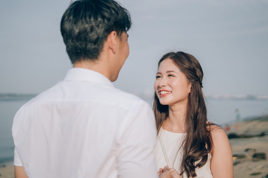 Singapore Casual Pre-Wedding Photoshoot At Neighbourhood Playground And Beach by Sheereen on OneThreeOneFour 19