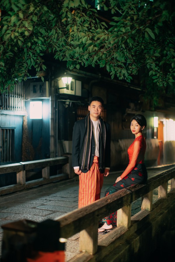Japan Kyoto Pre-Wedding Photoshoot At Nara Deer Park, Fushimi Inari Shrine, Osaka Castle, Shinsekai and Shinsaibashi by Kinosaki  on OneThreeOneFour 21
