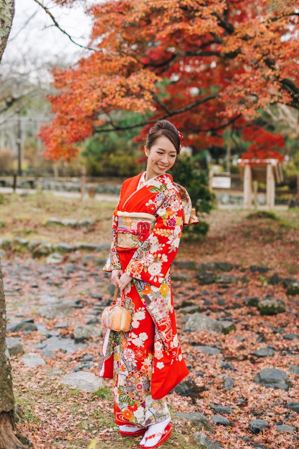 Japan Kyoto Autumn Higashiyama Kimono Prewedding Photoshoot by Shu Hao on OneThreeOneFour 18