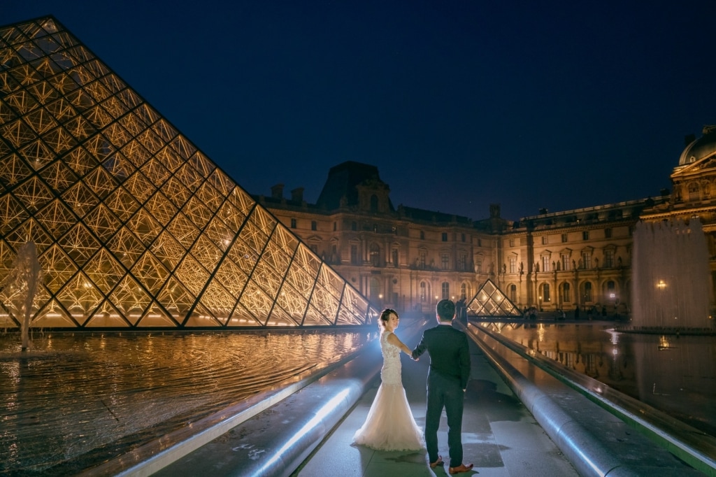 Paris Pre-wedding Photos At Chateau de Sceaux, Eiffel Tower, Louvre Night Shoot by Son on OneThreeOneFour 53