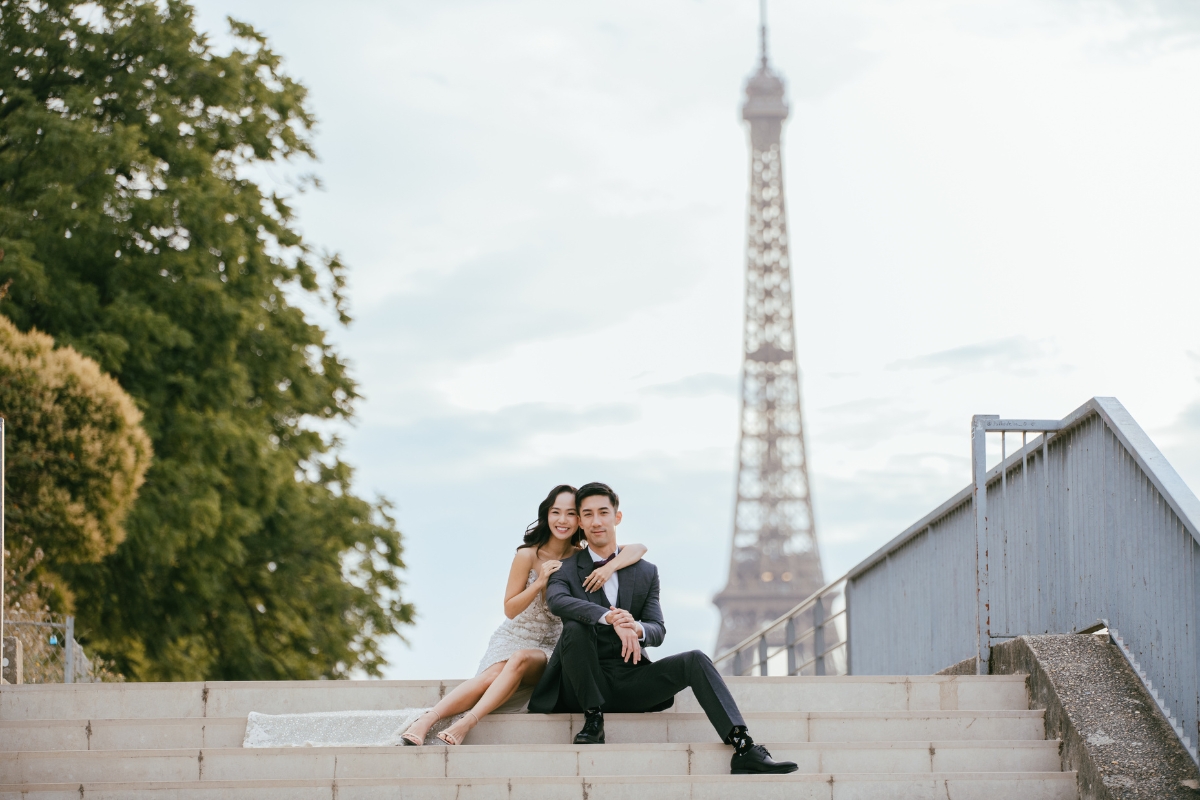 Paris Pre-wedding photoshoot Luxembourg Garden Palais-Royal Eiffel Tower Cafe Saint Honoré Wall of Love by Arnel on OneThreeOneFour 12