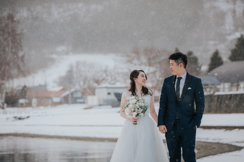 V & B: Magical snowy pre-wedding in Hokkaido at Lake Toya and Mt Yotei by Kuma on OneThreeOneFour 12