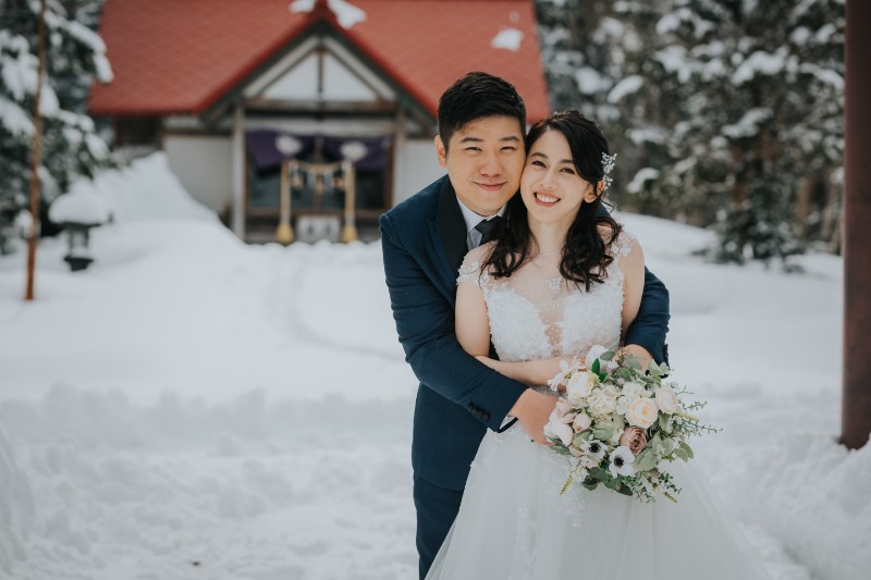 V & B: Magical snowy pre-wedding in Hokkaido at Lake Toya and Mt Yotei by Kuma on OneThreeOneFour 3