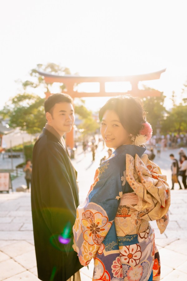 Japan Kyoto Pre-Wedding Photoshoot At Nara Deer Park, Fushimi Inari Shrine, Osaka Castle, Shinsekai and Shinsaibashi by Kinosaki  on OneThreeOneFour 12