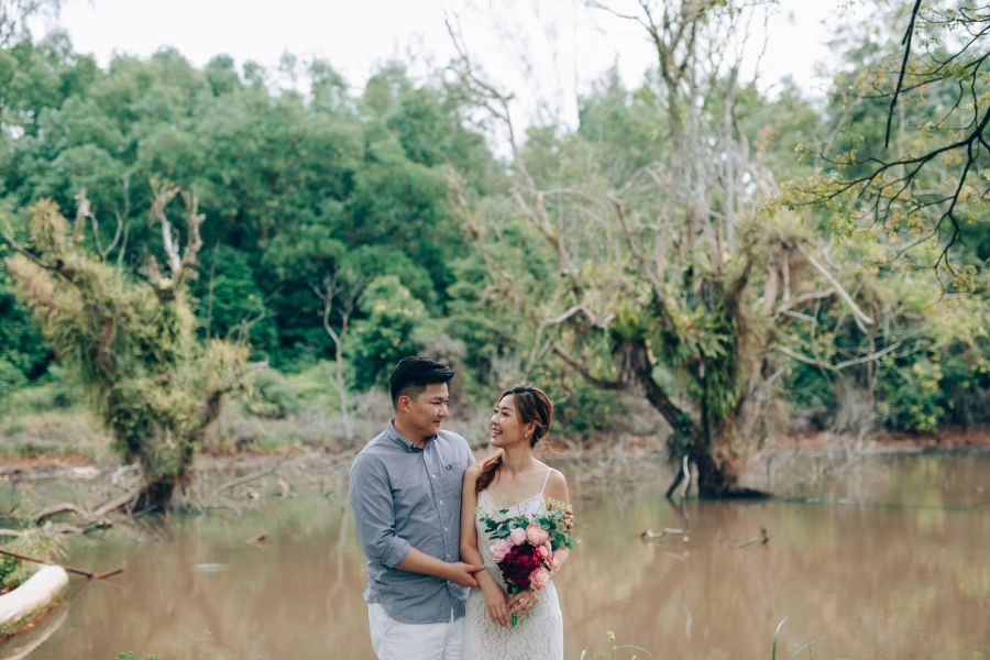 Singapore Pre Wedding Couple Photoshoot At Seletar Colonial Houses by Cheng on OneThreeOneFour 14
